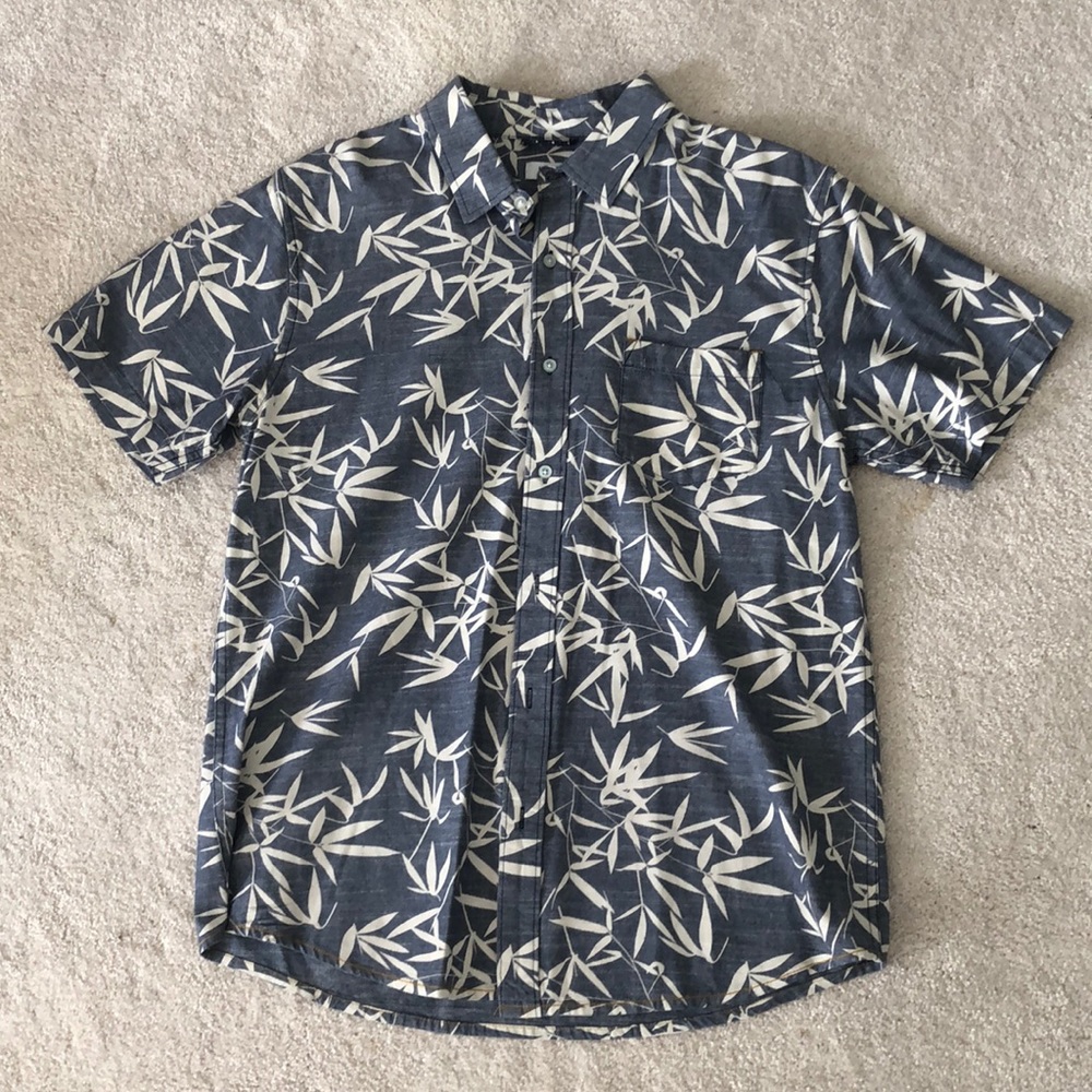 Men’s Short Sleeve Univive Button Down Shirt Large